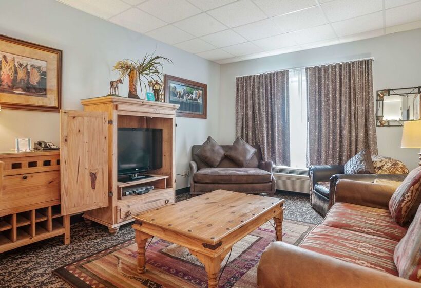 هتل Elevation Inn & Suites, Trademark Collection By Wyndham