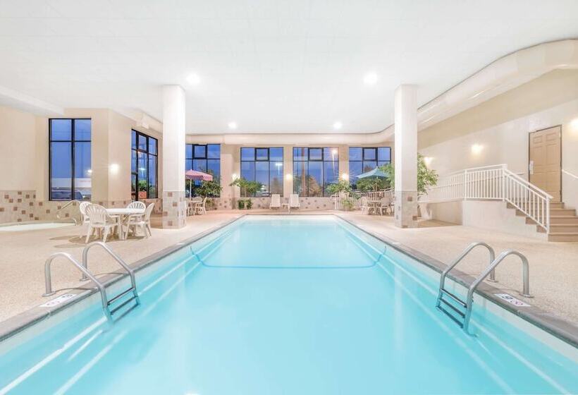 هتل Elevation Inn & Suites, Trademark Collection By Wyndham