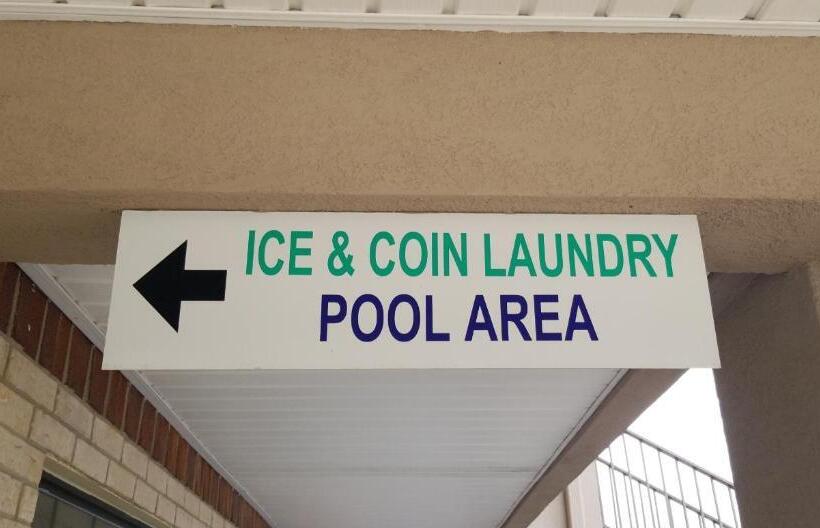 בית מלון כפרי Oxford Inn And Suites Nasa