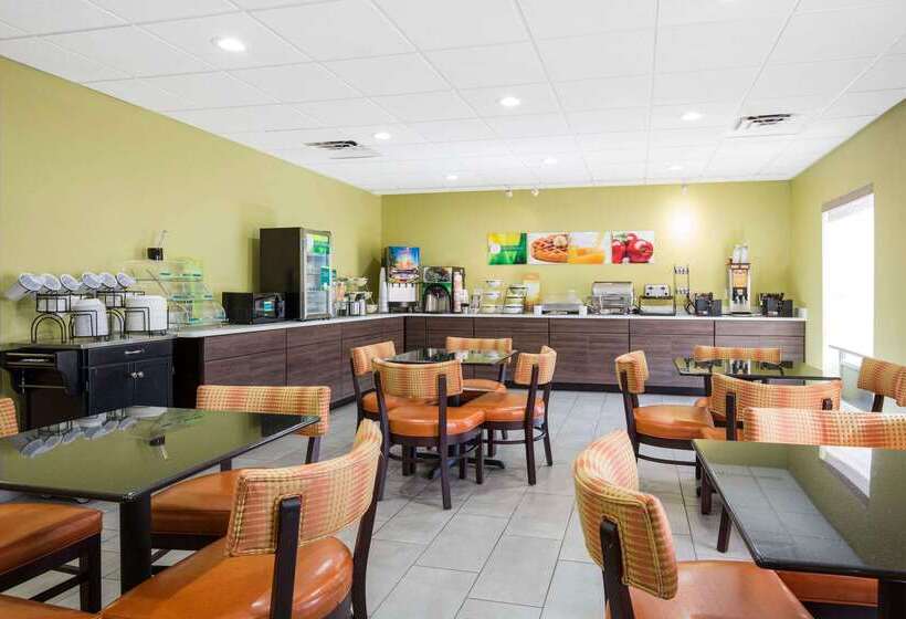 בית מלון כפרי Quality Inn & Suites Arnold   St Louis