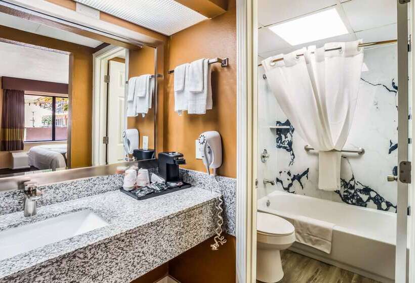 فندق Quality Inn & Suites Corinth West