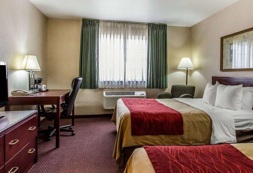 בית מלון כפרי Quality Inn & Suites Fort Madison Near Hwy 61