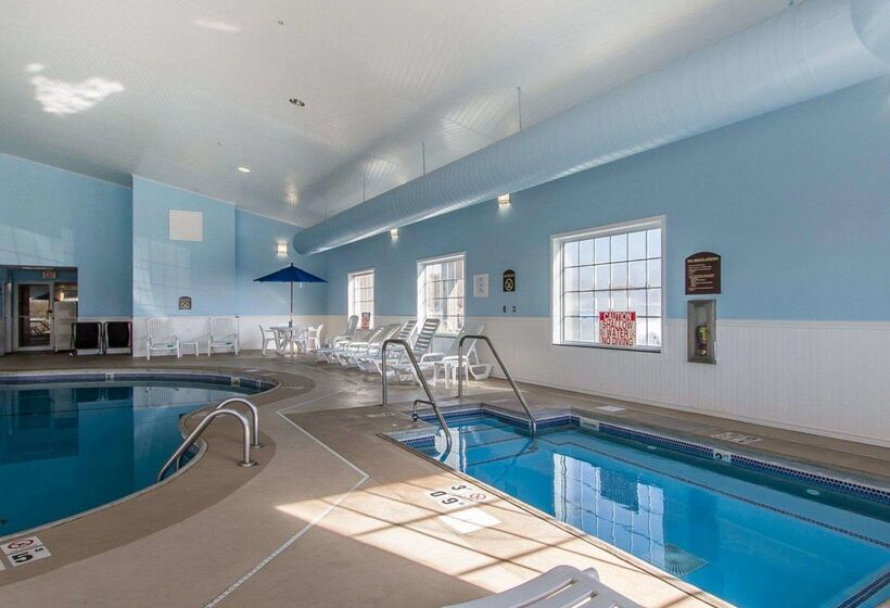 בית מלון כפרי Quality Inn & Suites Fort Madison Near Hwy 61