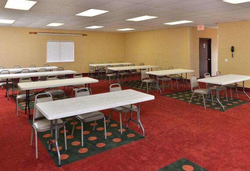 בית מלון כפרי Quality Inn & Suites Wichita Falls I 44