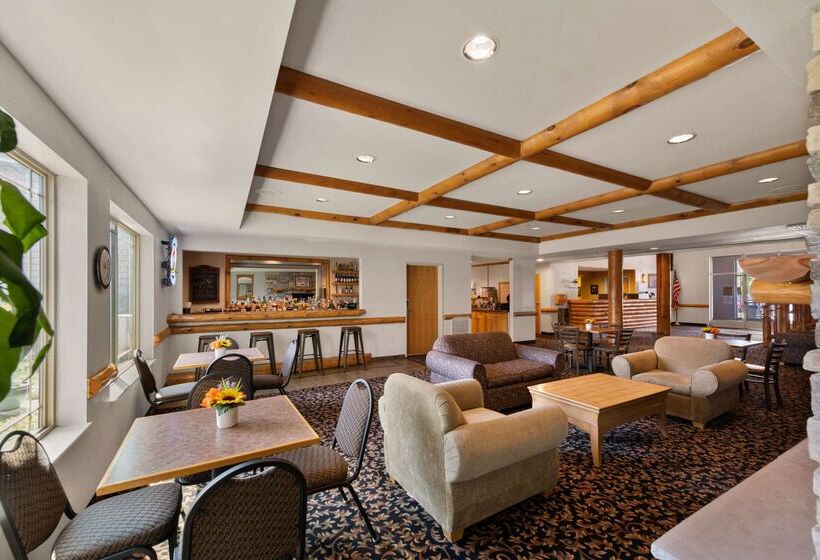בית מלון כפרי Rodeway Inn & Suites