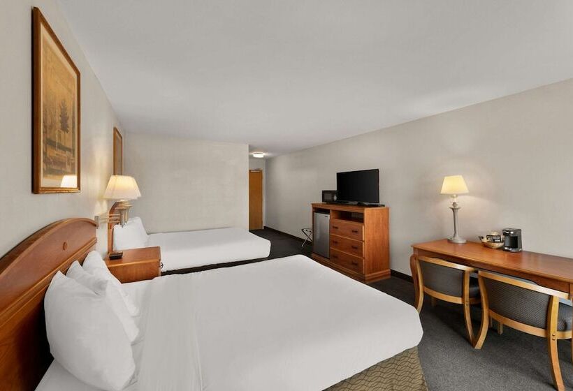 בית מלון כפרי Rodeway Inn & Suites