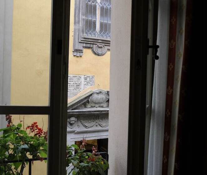 هتل A Palazzo Busdraghi Residenza D'epoca