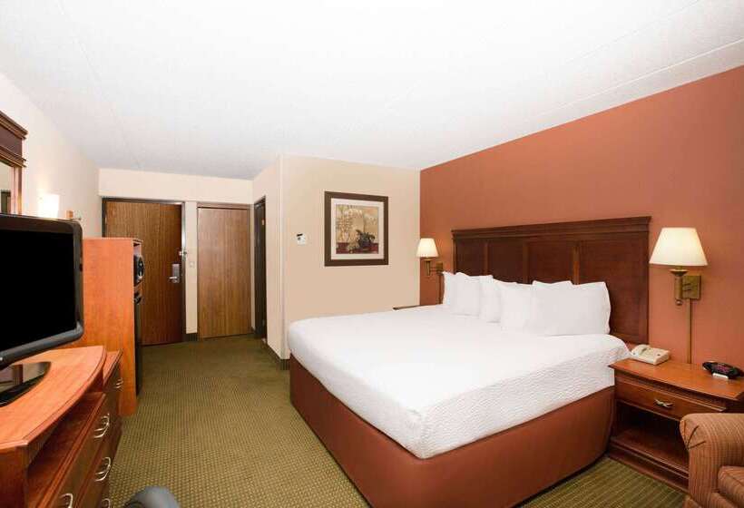 هتل Americinn By Wyndham Omaha