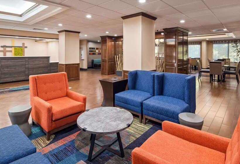 בית מלון כפרי Best Western Plus Lexington Inn