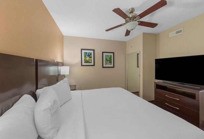 Best Western Plus Russellville Hotel & Suites