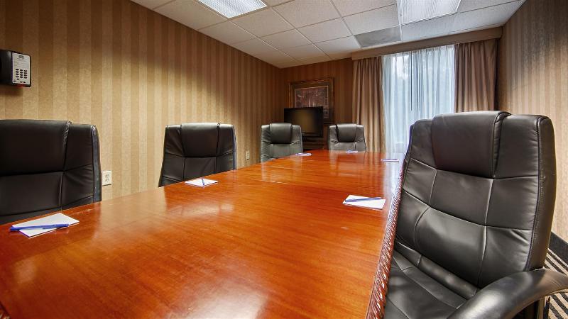 Best Western Plus Russellville Hotel & Suites