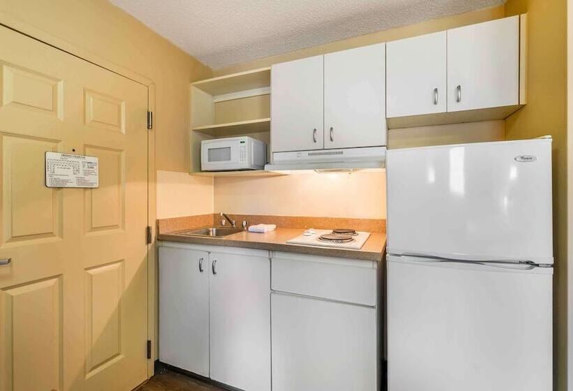 هتل Extended Stay America Select Suites   Chesapeake   Churchland Blvd