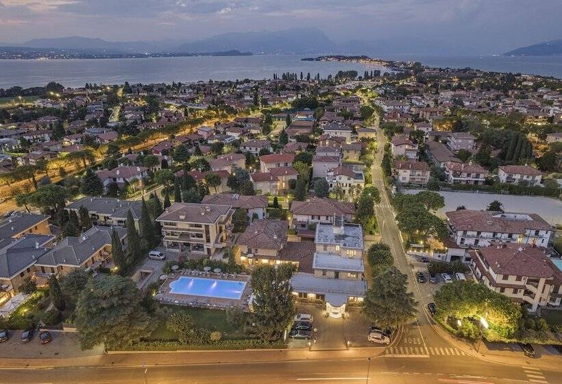 هتل Gardenia Sirmione