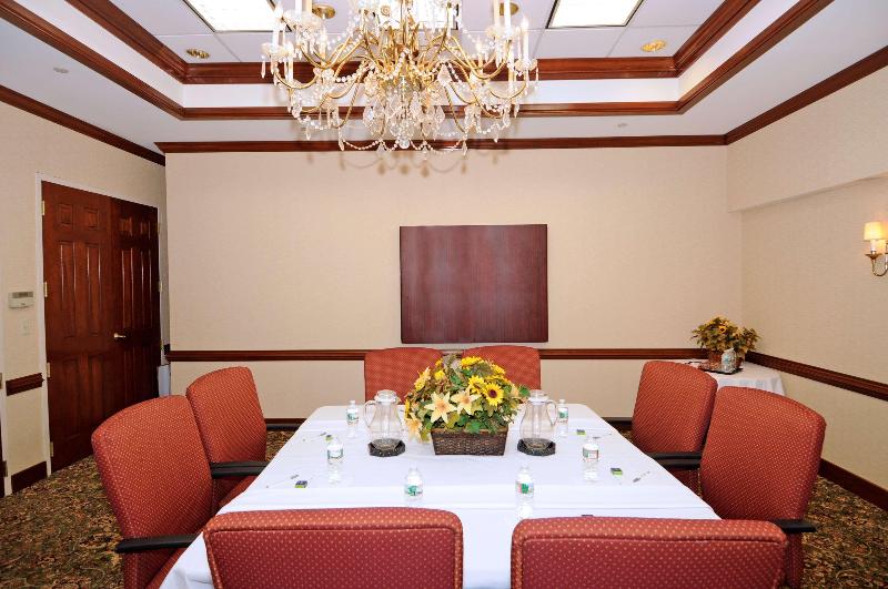هتل Hampton Inn Alexandriaold Town/king St. Metro