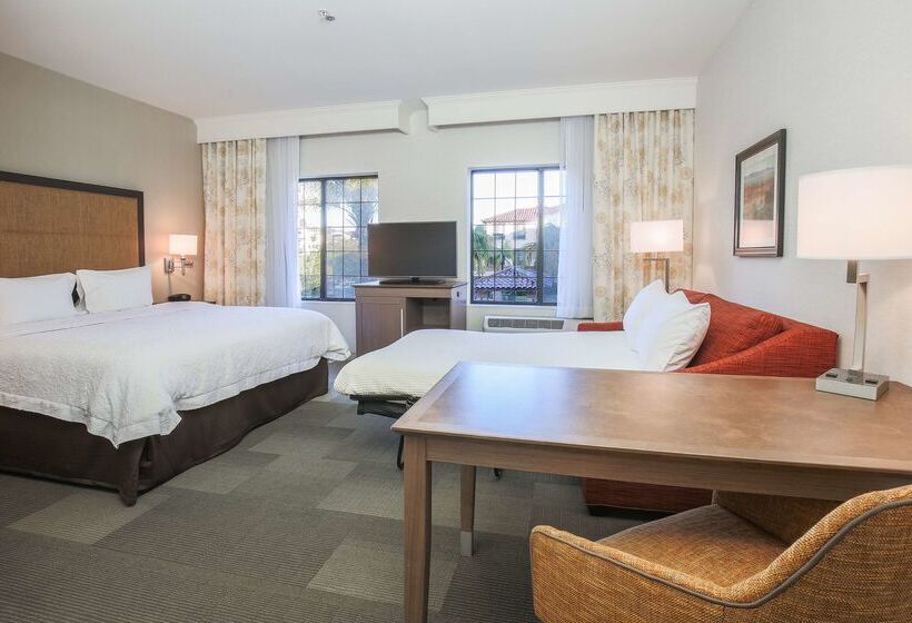 هتل Hampton Inn And Suites Camarillo