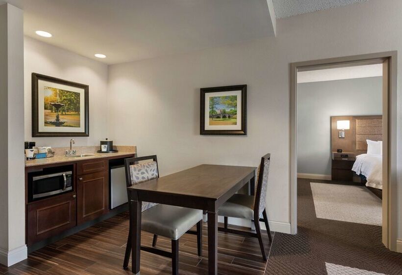 هتل Hampton Inn & Suites Montgomery Eastchase