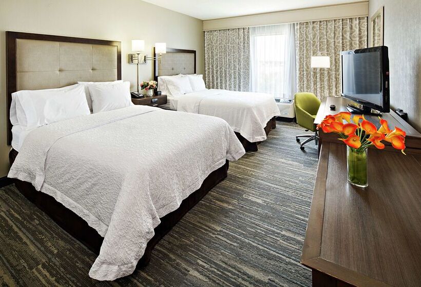 בית מלון כפרי Hampton Inn & Suites Palm Desert