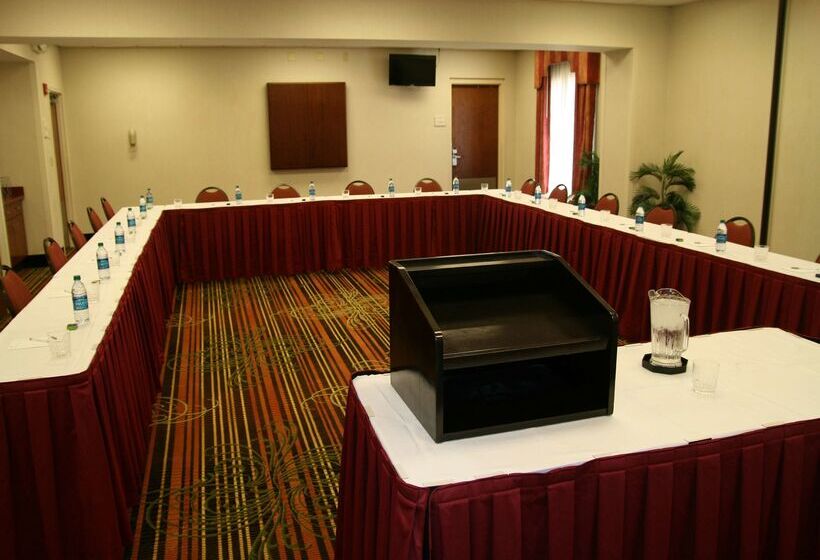 هتل Hampton Inn & Suites Springfield Southwest