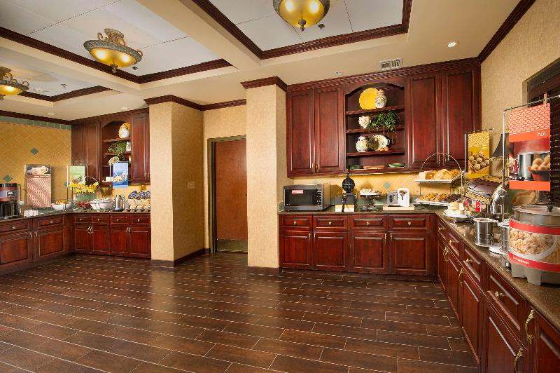 בית מלון כפרי Hampton Inn & Suites Stillwater