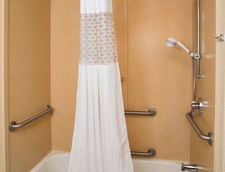 هتل Hampton Inn & Suites Valdosta/conference Center