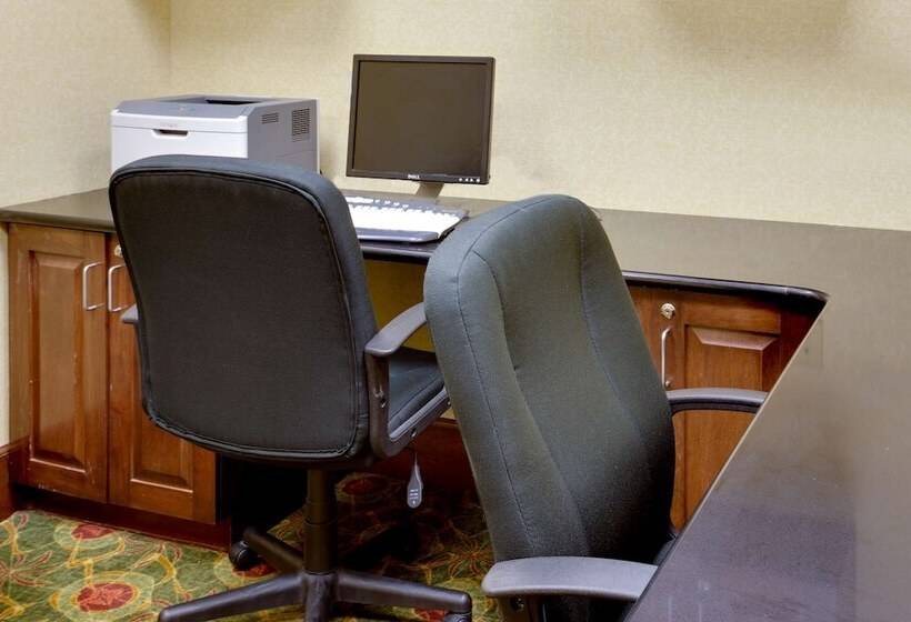 فندق Hampton Inn Auburn