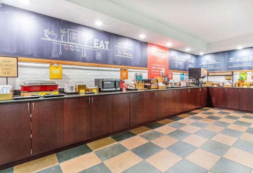 هتل Hampton Inn Cedar Rapids