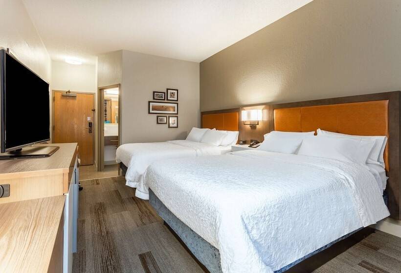 هتل Hampton Inn Cedar Rapids