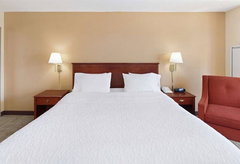 هتل Hampton Inn Columbus North