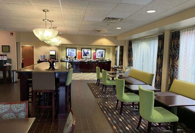 בית מלון כפרי Hampton Inn Danville