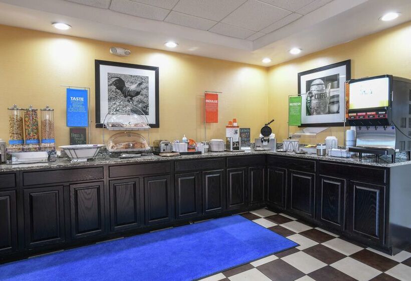 בית מלון כפרי Hampton Inn Dry Ridge