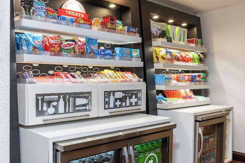 هتل Hampton Inn East Lansing