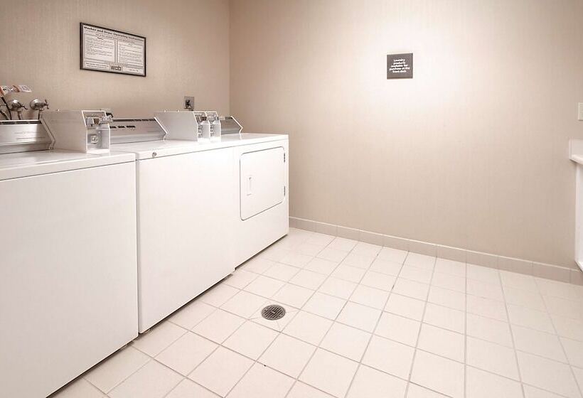 בית מלון כפרי Hampton Inn Fremont