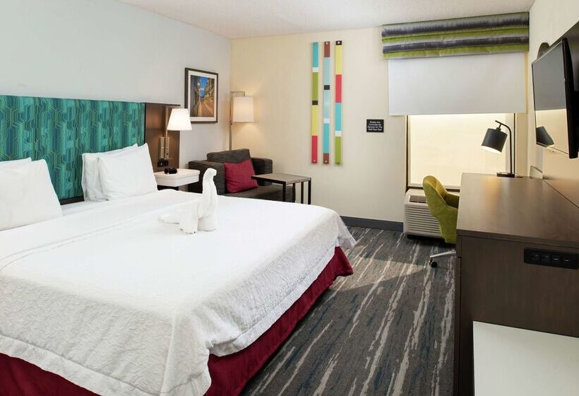 هتل Hampton Inn Greensboro Airport