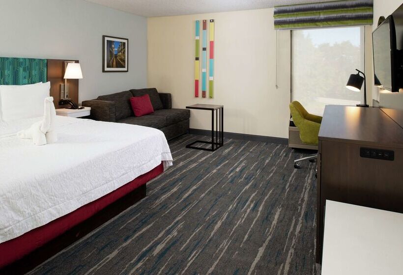 هتل Hampton Inn Greensboro Airport