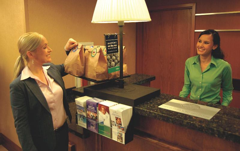 هتل Hampton Inn Greensboro Airport