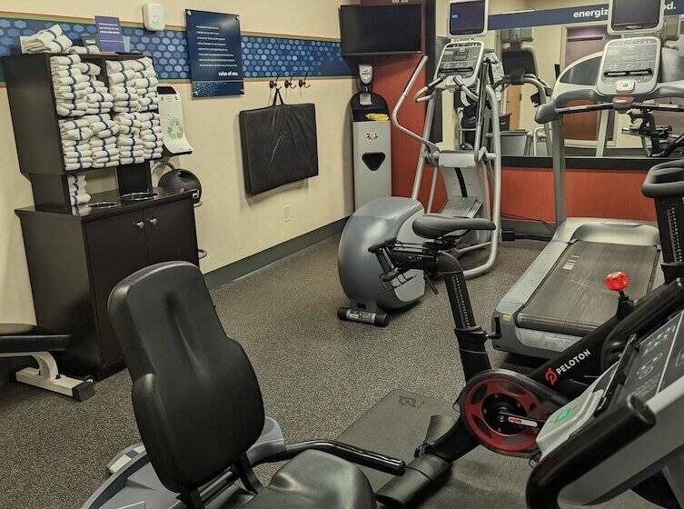 בית מלון כפרי Hampton Inn Helena