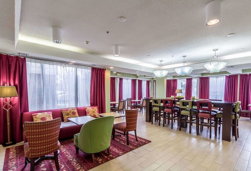 هتل Hampton Inn Jackson/pearlinternational Airport
