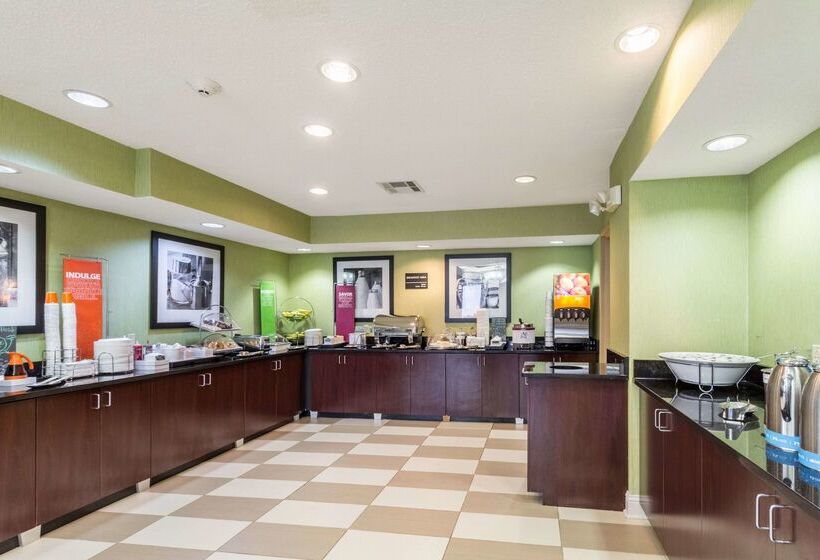 هتل Hampton Inn Jackson/pearlinternational Airport