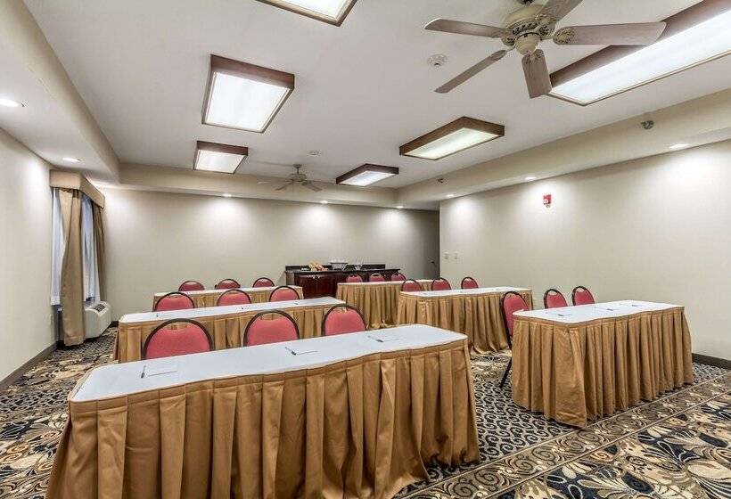 هتل Hampton Inn Jackson/pearlinternational Airport