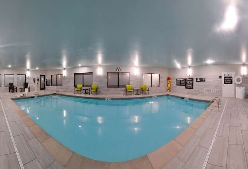 בית מלון כפרי Hampton Inn Laporte In