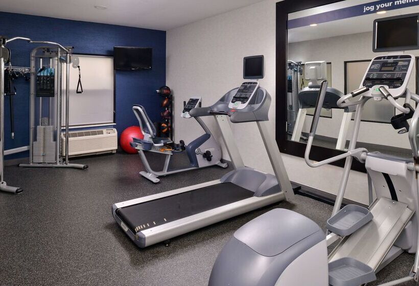 בית מלון כפרי Hampton Inn Laporte In