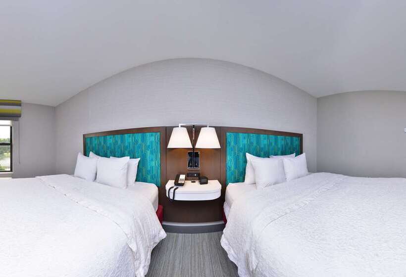בית מלון כפרי Hampton Inn Laporte In