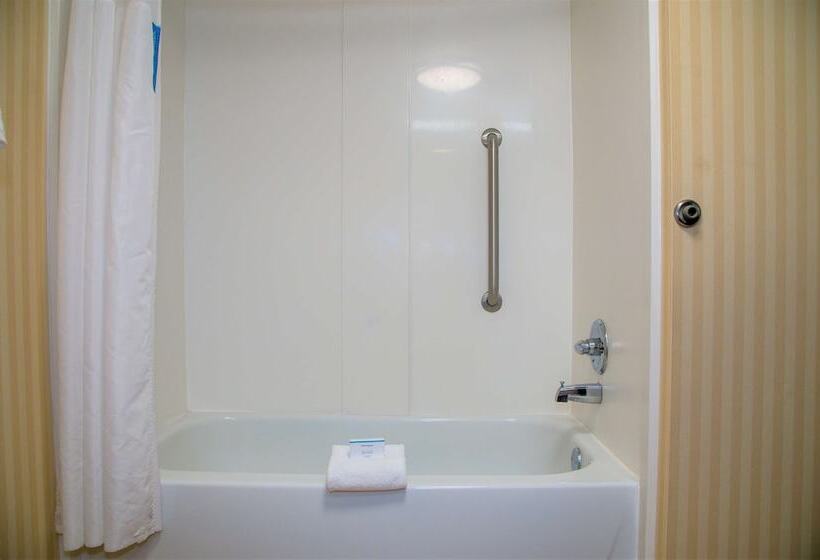 هتل Hampton Inn Lewisburg