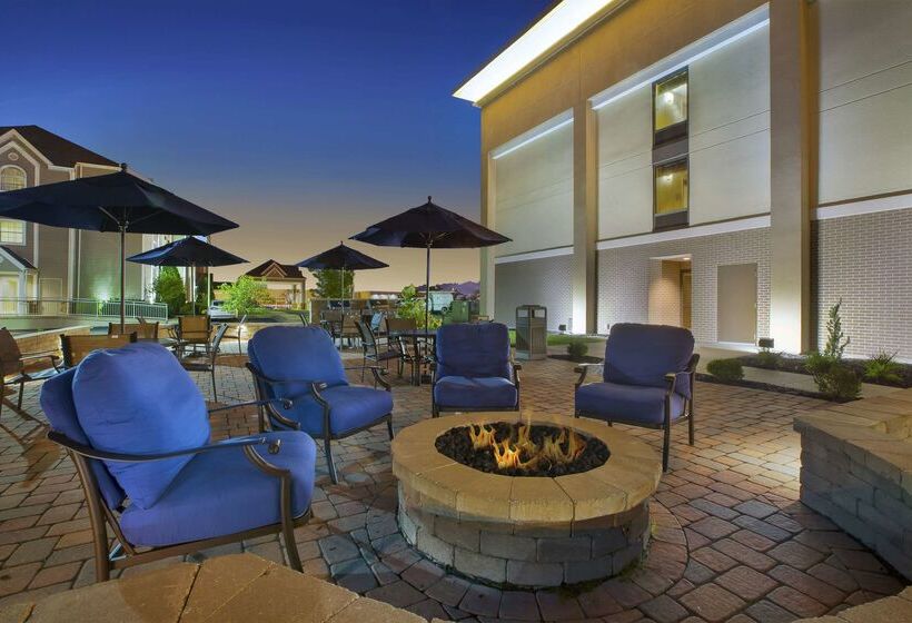 هتل Hampton Inn Marietta