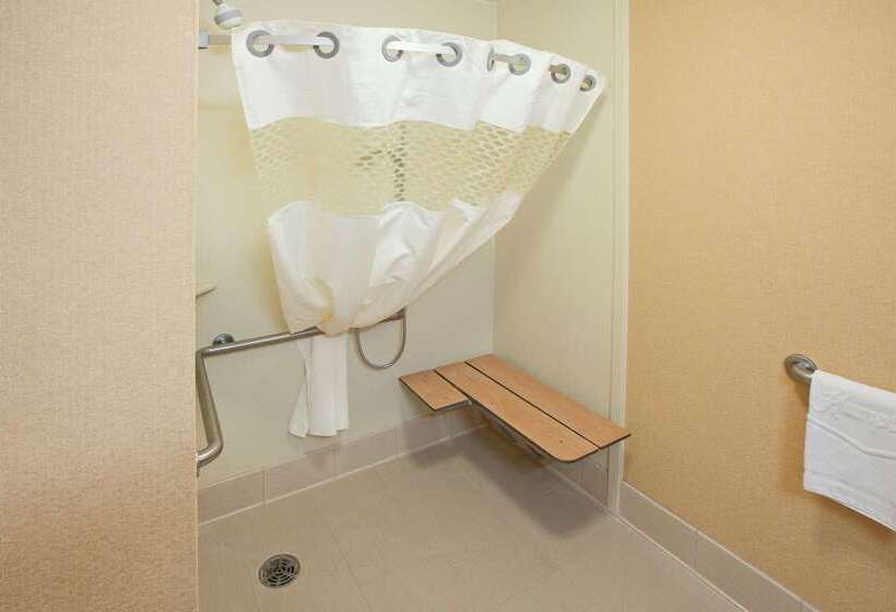 هتل Hampton Inn Marietta