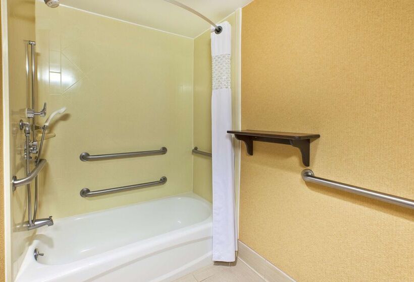 هتل Hampton Inn Marietta