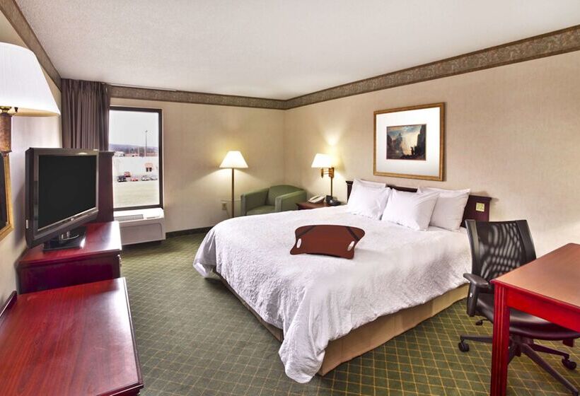 هتل Hampton Inn Marietta