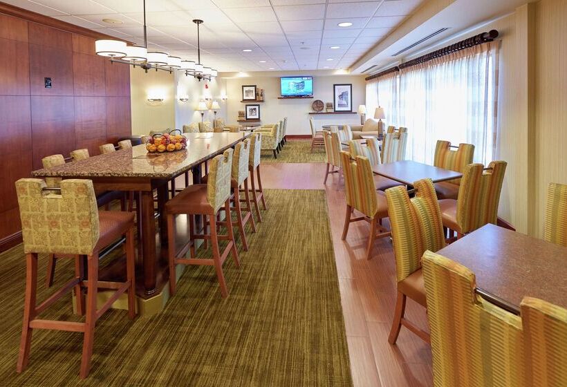 Отель Hampton Inn Massillon