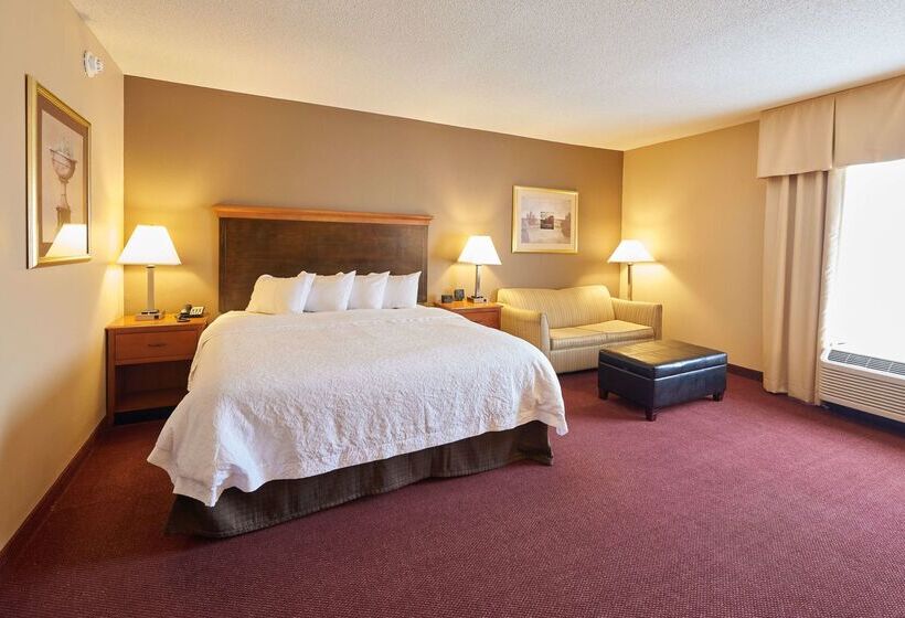 Отель Hampton Inn Massillon