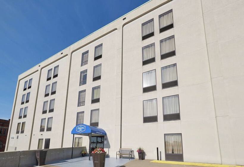 Отель Hampton Inn Massillon